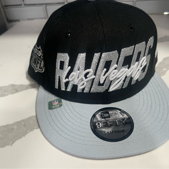 LAS VEGAS RAIDERS NFL NEW ERA 59FIFTY OFFICIAL 2022 DRAFT Snapback BLK HAT/CAP - Picture 3 of 5
